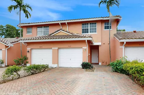 9060 NW 38th Pl, Sunrise, FL 33351