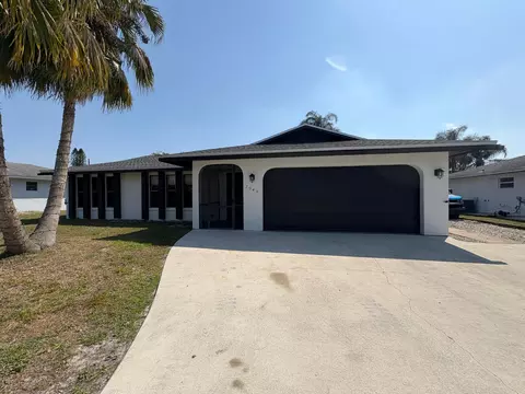 2043 SE Benedictine St, Port Saint Lucie, FL 34983