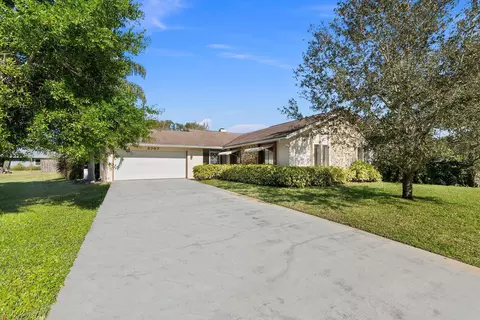 5707 Eagle Dr, Fort Pierce, FL 34951