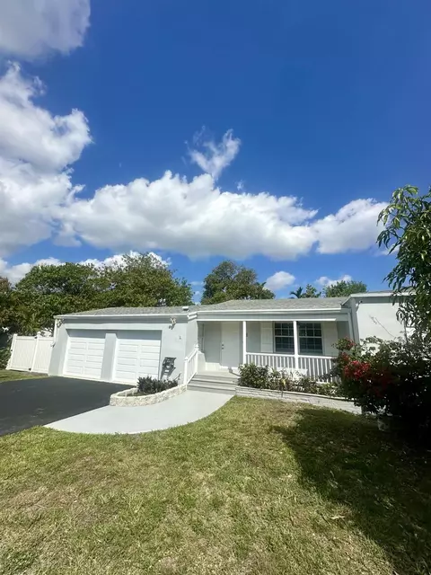 33 NW 118th St, Miami, FL 33168