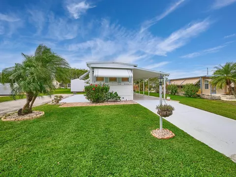 7816 SE Wren Ave, Hobe Sound, FL 33455