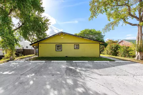 144 SW 2nd Ave, Delray Beach, FL 33444