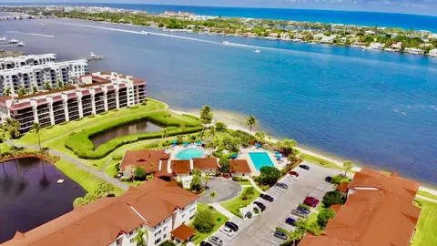 102 Half Moon Cir #F2, Hypoluxo, FL 33462