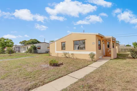 1070 W 26th Ct, Riviera Beach, FL 33404
