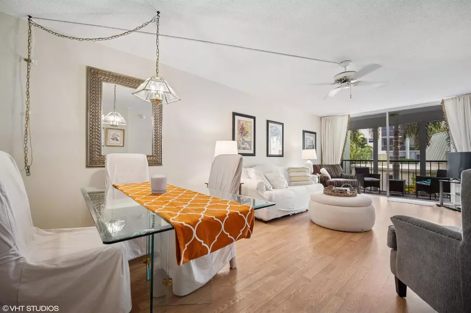 Dining - 5300 NE 24th Ter #226C, Fort Lauderdale, FL 33308 photo 1 of 4