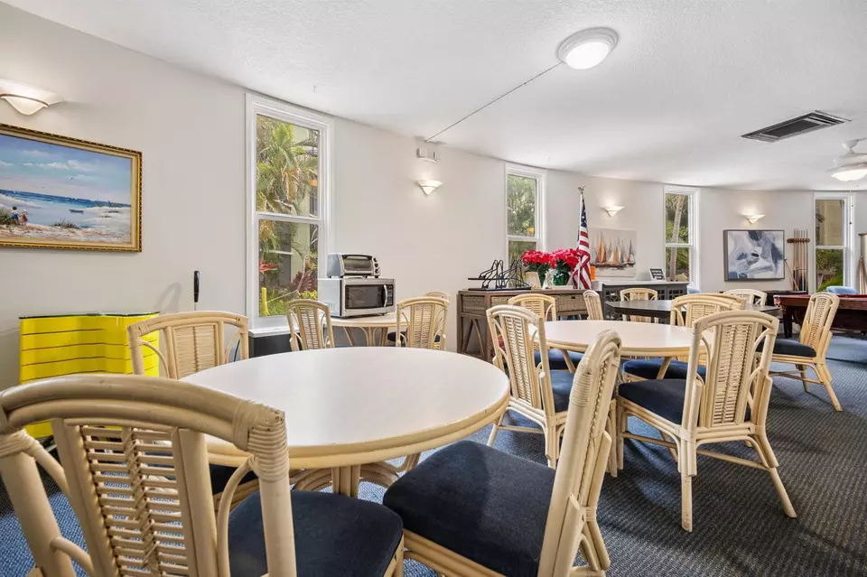 Dining - 5300 NE 24th Ter #226C, Fort Lauderdale, FL 33308 photo 4 of 4
