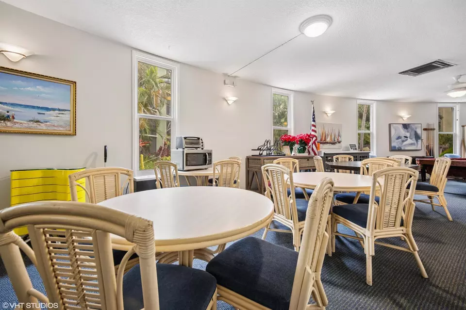 Dining - 5300 NE 24th Ter #226C, Fort Lauderdale, FL 33308 photo 3 of 4
