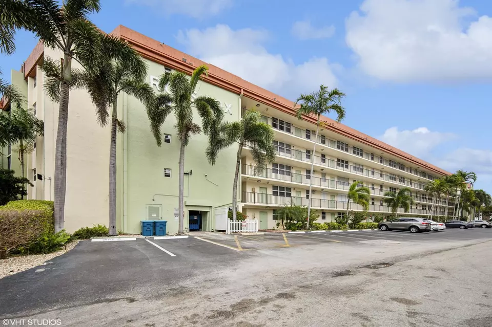 Exterior - 5300 NE 24th Ter #226C, Fort Lauderdale, FL 33308 photo 5 of 10