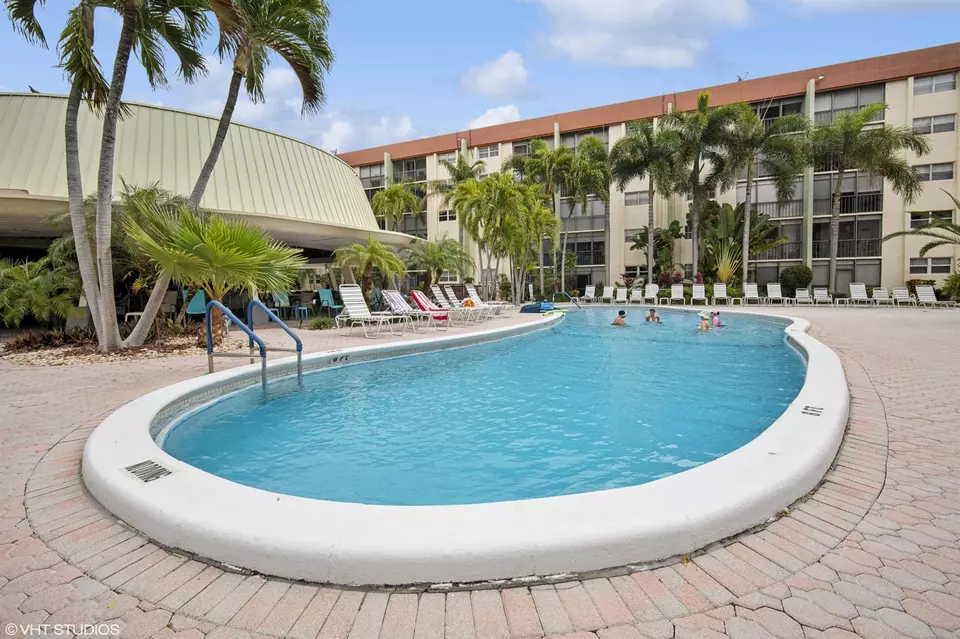 Exterior - 5300 NE 24th Ter #226C, Fort Lauderdale, FL 33308 photo 3 of 10
