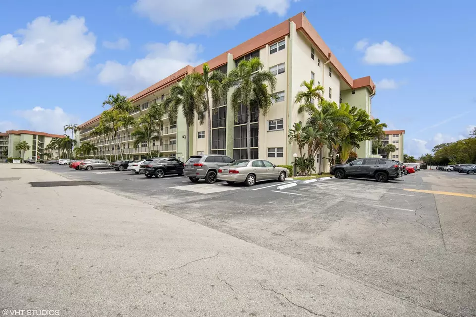 Exterior - 5300 NE 24th Ter #226C, Fort Lauderdale, FL 33308 photo 6 of 10