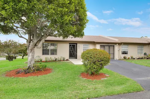 5431 Viburnum St, Delray Beach, FL 33484