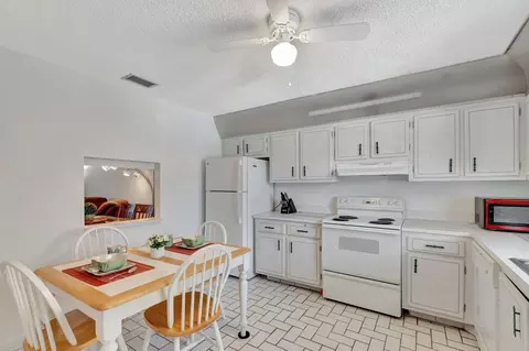 233 Down East Ln, Lake Worth, FL 33467