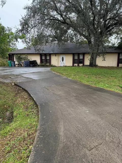 4800 Myrtle Dr, Fort Pierce, FL 34982