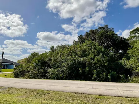 4674 SW Masefield St, Port St Lucie, FL 34953