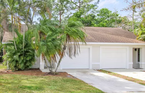 1065 Mulberry Pl, Wellington, FL 33414