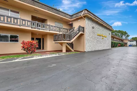 5900 NW 17 Pl #214, Sunrise, FL 33313