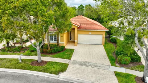 2676 Clipper Cir, West Palm Beach, FL 33411