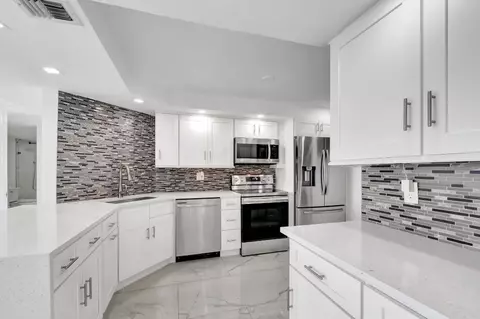 2400 Presidential Way #1903, West Palm Beach, FL 33401