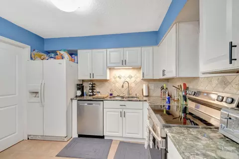 3882 Kenas St, West Palm Beach, FL 33403