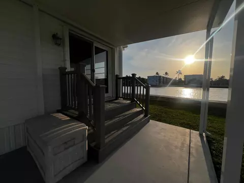 215 S Heron Dr #O, Briny Breezes, FL 33435