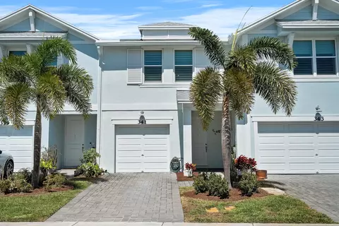 341 SE Halifax Ln, Stuart, FL 34994