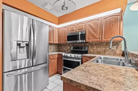 7198 Sportsmans Dr #2, North Lauderdale, FL 33068