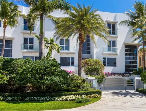 4215 S Ocean Blvd #VILLA 3, Highland Beach, FL 33487