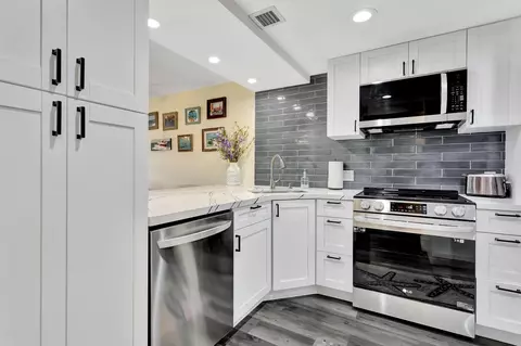 3231 Holiday Springs Blvd #102, Margate, FL 33063