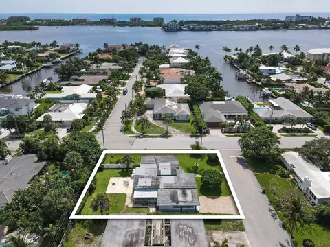 2301 N Lakeside Dr, Lake Worth Beach, FL 33460