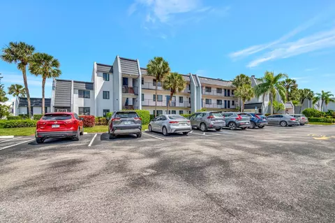 4242 Deste Ct #201, Lake Worth, FL 33467