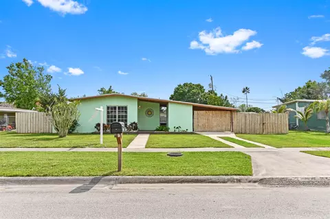 114 SE Serenata Ct, Port Saint Lucie, FL 34983