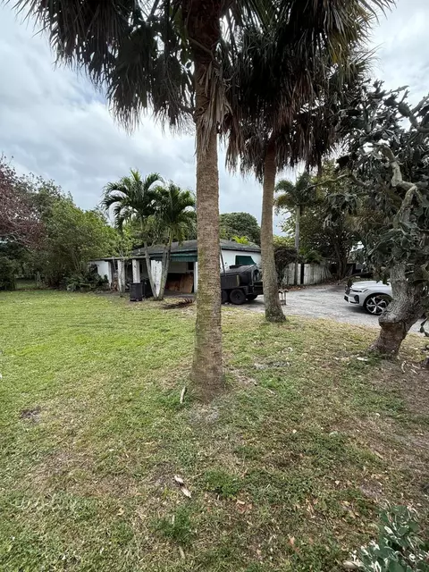 606 Mercury St, West Palm Beach, FL 33406
