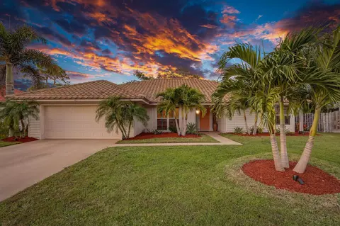2545 Bordeaux Ct, Palm Beach Gardens, FL 33410