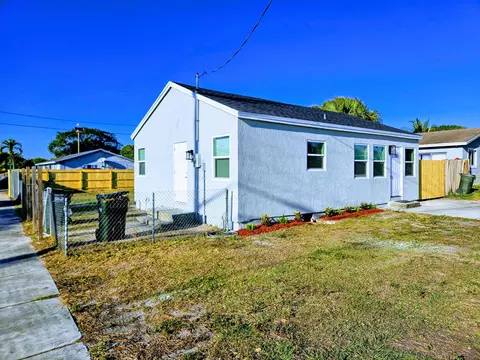 721 SW 10th St, Delray Beach, FL 33444