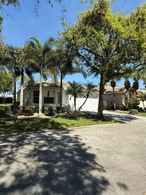 8833 Arbor Walk Dr, Lake Worth, FL 33467