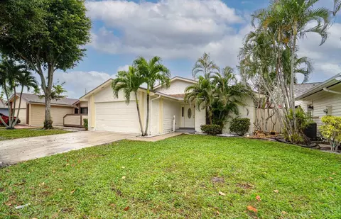 6 Cambridge, Boynton Beach, FL 33426