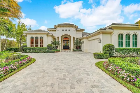 484 Savoie Dr, Palm Beach Gardens, FL 33410