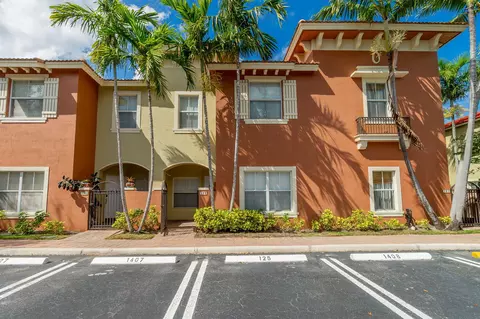 123 Lake Monterey Cir, Boynton Beach, FL 33426