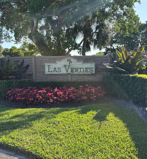 5160 Las Verdes Cir #201, Delray Beach, FL 33484