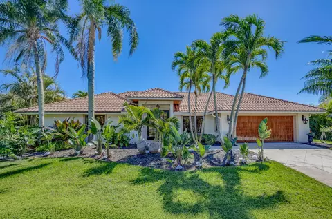 9394 SE Kingsley St, Hobe Sound, FL 33455