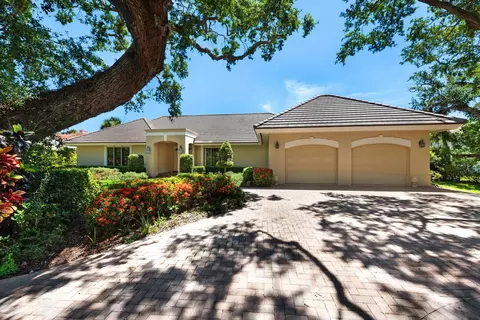 370 Shores Dr, Indian River Shores, FL 32963