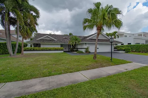 7171 Valencia Dr, Boca Raton, FL 33433