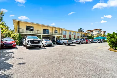 1962 NE 6th St #4B, Deerfield Beach, FL 33441