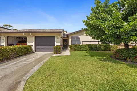 9 Ridge Pointe Dr #C, Boynton Beach, FL 33435