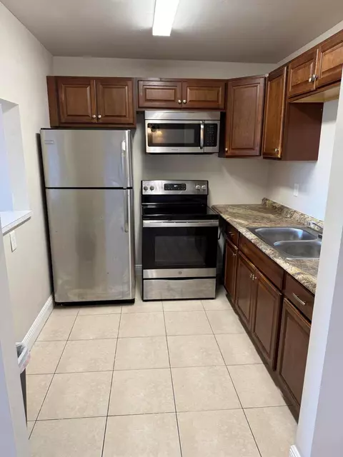 700 Village Green Ct #320, Palm Springs, FL 33461