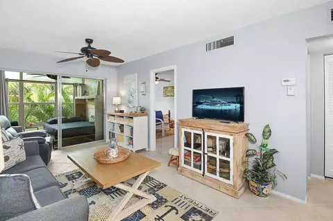 2950 SE Ocean Blvd #132-6, Stuart, FL 34996
