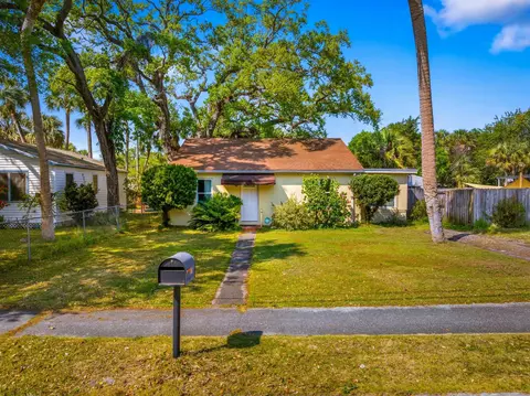 810 Citrus Ave, Fort Pierce, FL 34950