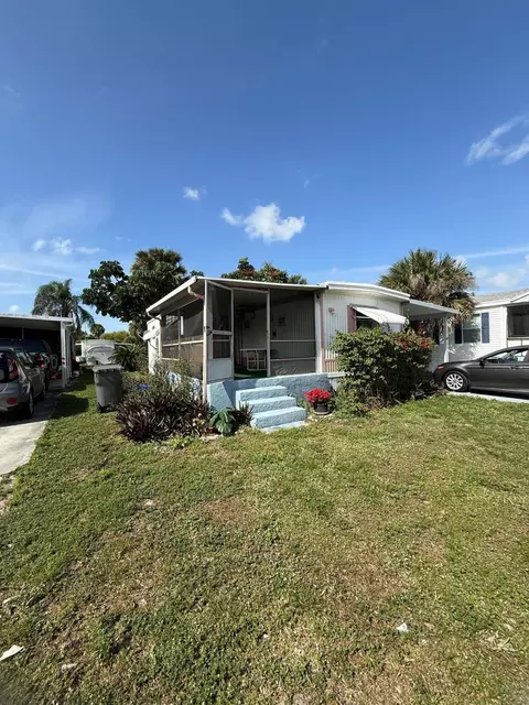 284 Spring Cir, Palm Beach Gardens, FL 33410