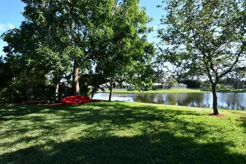 4174 Larch Ave, Palm Beach Gardens, FL 33418