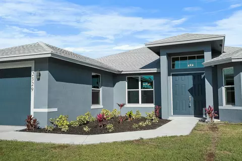 2329 SE Glover St, Port Saint Lucie, FL 34984
